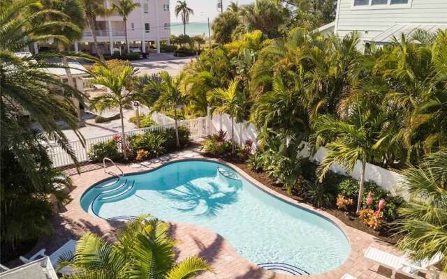 Anna Cabana Bungalow #4 by RedAwning