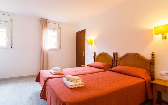 Alluring Apartment in Empuriabrava With Swimming Pool
