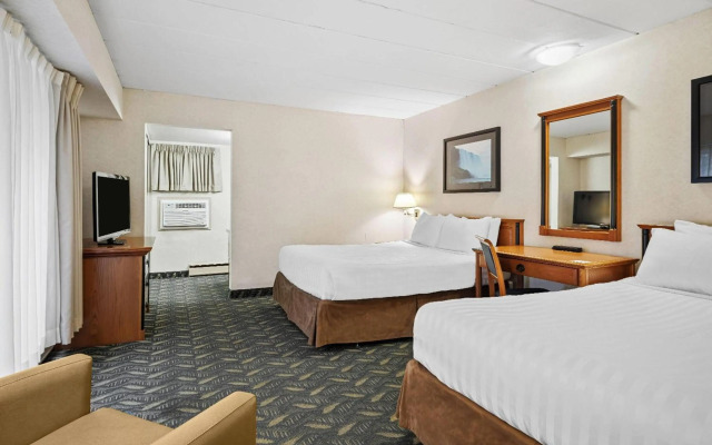 Travelodge by Wyndham Niagara Falls at the Falls
