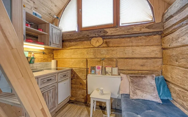 Tiny-mini Bertl With Hot Tub