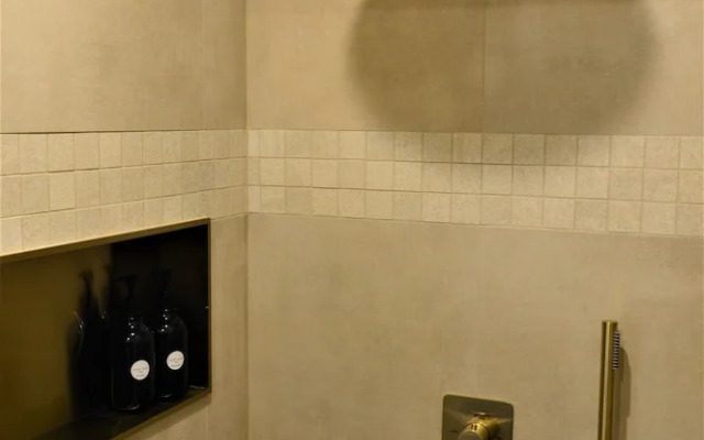 SLEEP INN ANTWERP - Japandi Lofts