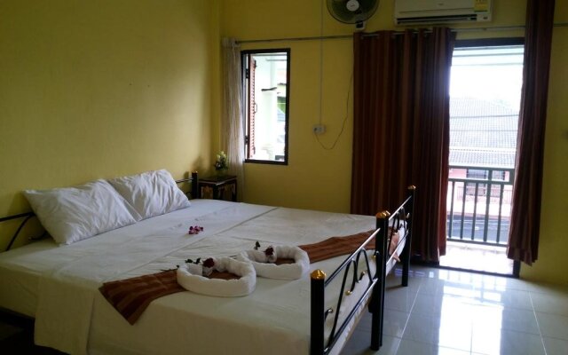 Parisia Guesthouse