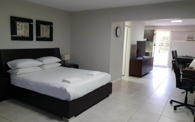 Studio 4 - ground floor Fremantle apartment
