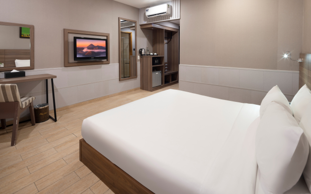 Viet Lotus Saigon Hotel