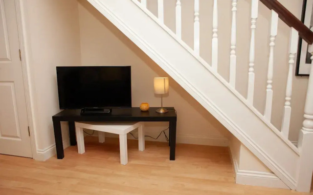 2 Bedroom Bristol House Near Gloucester Road
