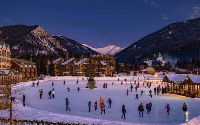 2 Bedroom Mountain Condo in Lakeside Village Near Keystone Lake with Complimentary Shuttle Service