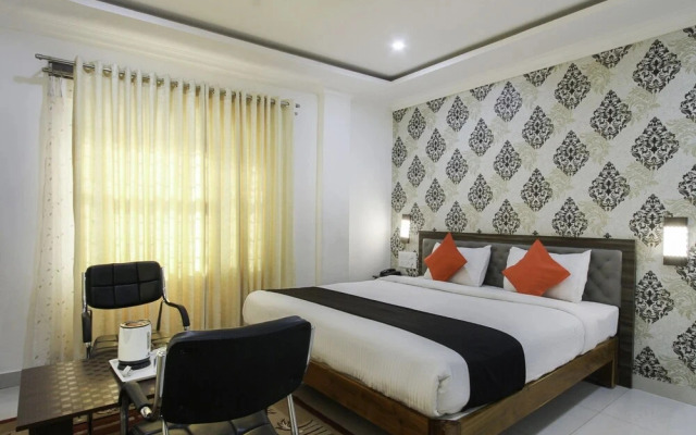 Rich Fort By OYO Rooms