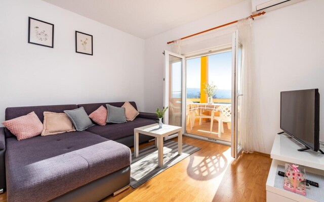 Beautiful Apartment in Rovanjska With 2 Bedrooms and Wifi