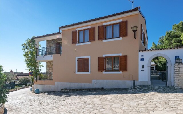 Awesome Home in Vrsar With Wifi and 4 Bedrooms