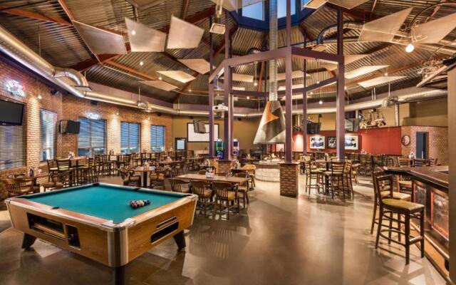 Royal Hotel Edmonton Airport, Trademark Collection by Wyndham