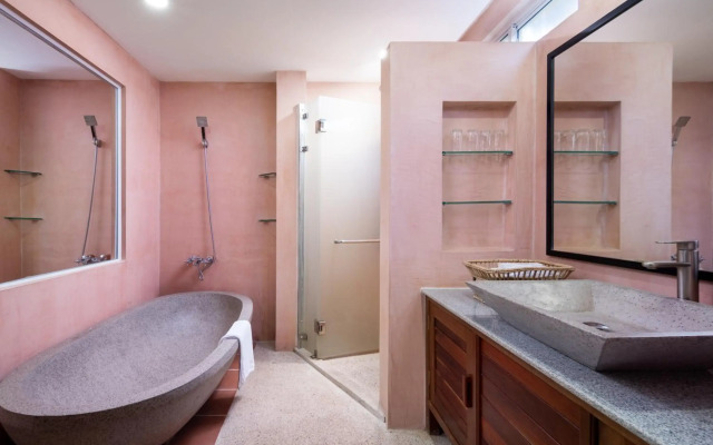 La Residence WatBo Hotel