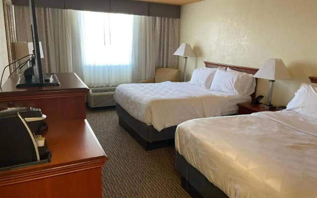 Cortina Inn