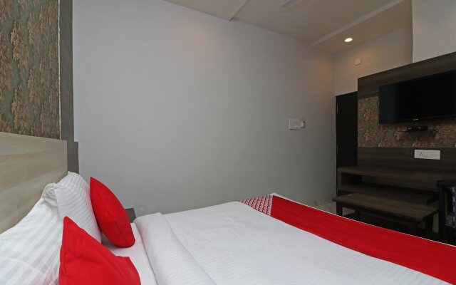 OYO 7044 Hotel Megha