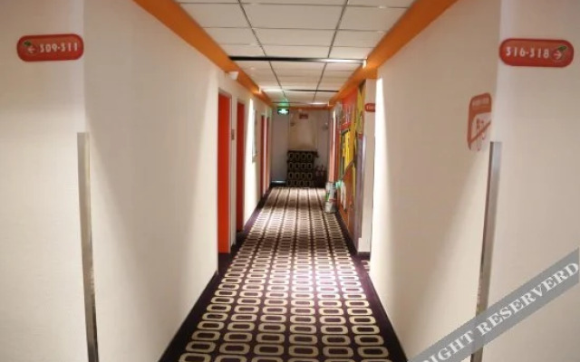 Pod Inn Yánxuǎn Hotel (Jinan Long-distance Bus Terminal Baicheng Railway Station Dìkǒu Road K88 Famous Spring Plaza)