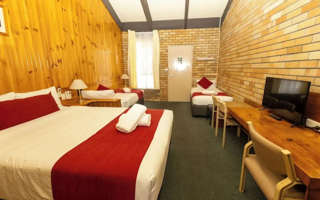 All Travellers Motor inn