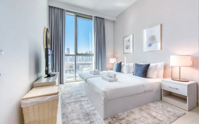 1205 Downtown Views