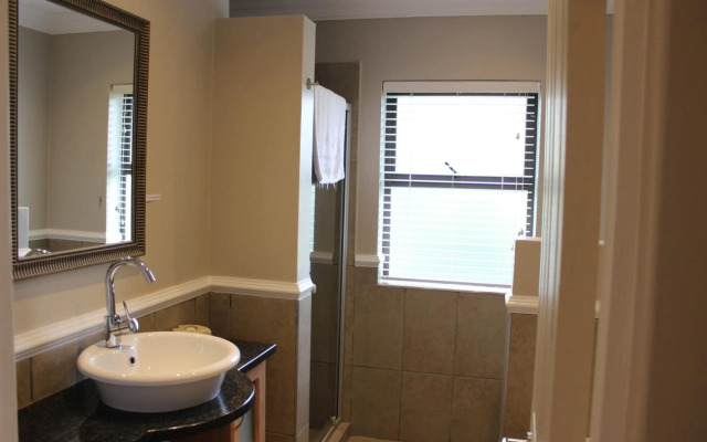 Sunbird Haven Self-Catering Sleeps 8