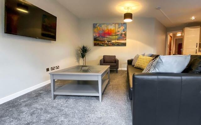 Kelvingrove Art Gallery Flat - Private Parking