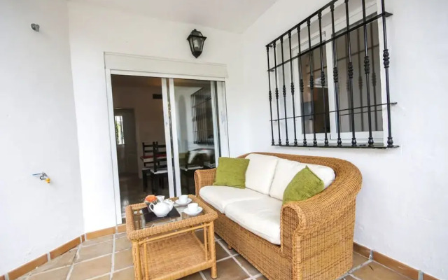 Modern 3 Bedroom Pool Access Apartment F-7