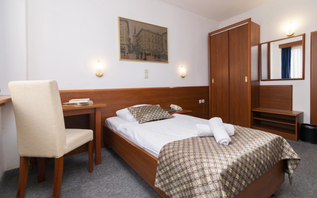 Hotel Neboder