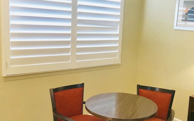 Harbor House Inn Morro Bay