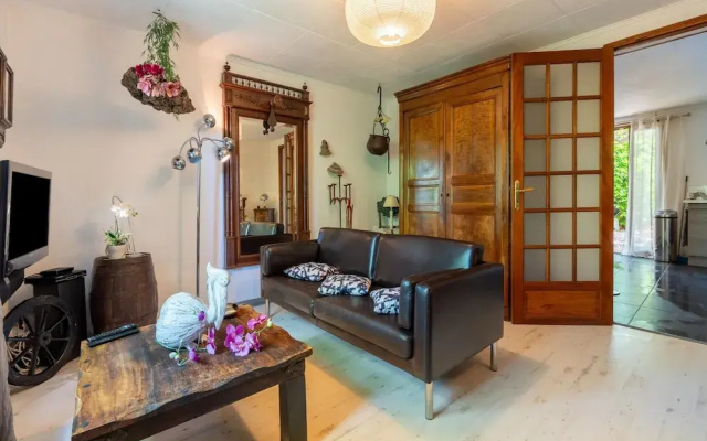 Majestic Holiday Home in Laroque With hot tub