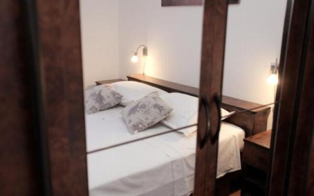 Apartman Tone