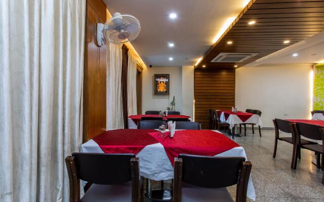 OYO 5839 Hotel Mohit Regency