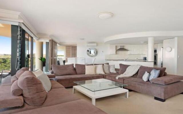 Le Point 702 - Luxury And Views!