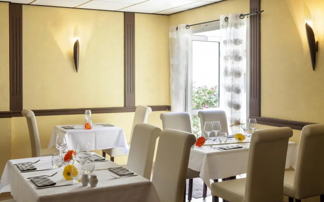 Brit Hotel Chinon le Lion d'Or