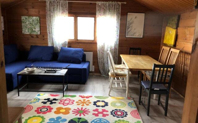Three Rooms stuga i stugby near National Park