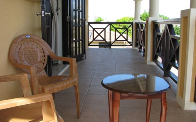Maya's Bajan Villas - Unit B