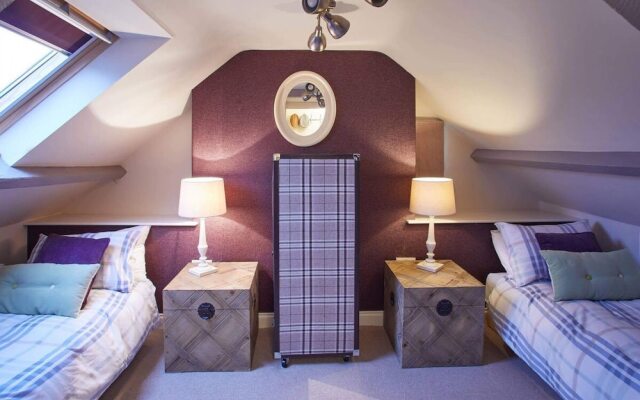Host Stay Spyglass 1708