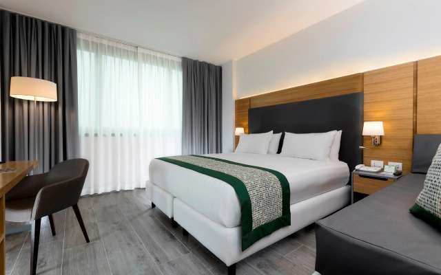 Holiday Inn Naples by IHG