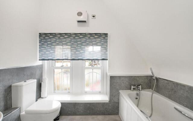 Myreton Hill Apartment