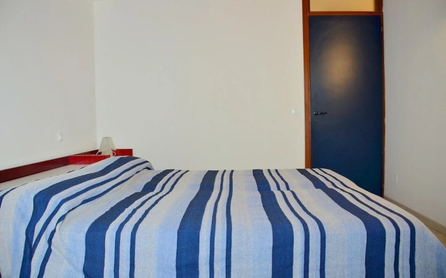 Bright Flat Overlooking the sea - Beahost