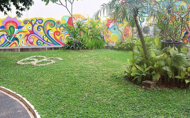 Ibis Mangga Dua & Apartments