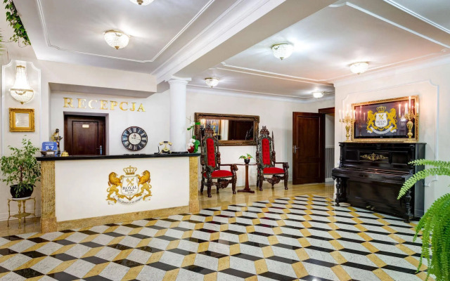 Royal Hotel