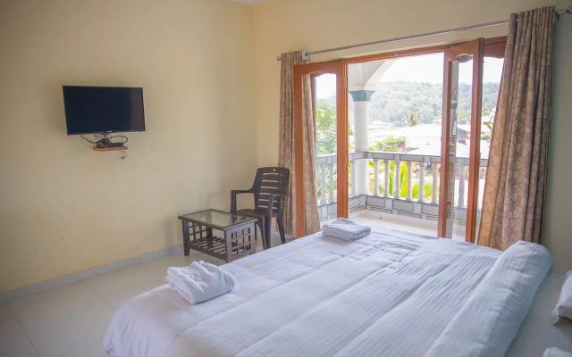 Larios Beach Holidays