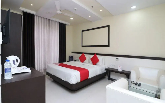 OYO 7054 Hotel Amabalika