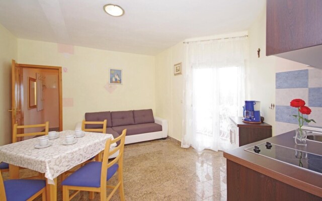 Beautiful Home in Makarska With Wifi and 1 Bedrooms