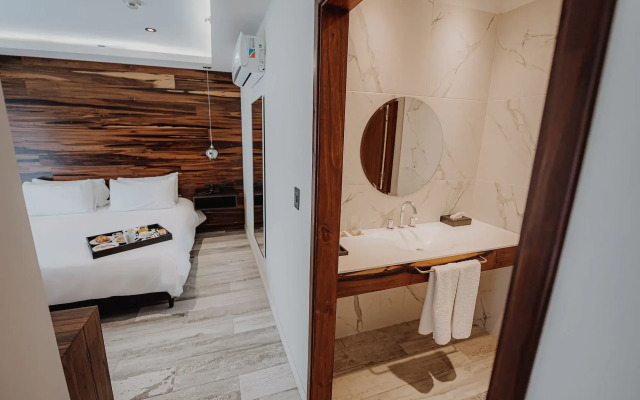 La Urumpta Hotel, AKEN MIND
