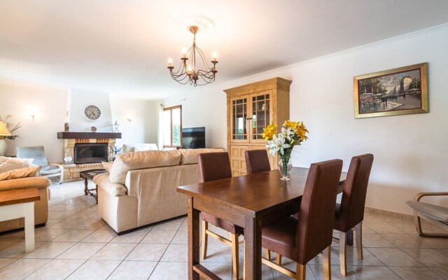 Superb Villa In Olonzac With Swimming Pool Close To Lake