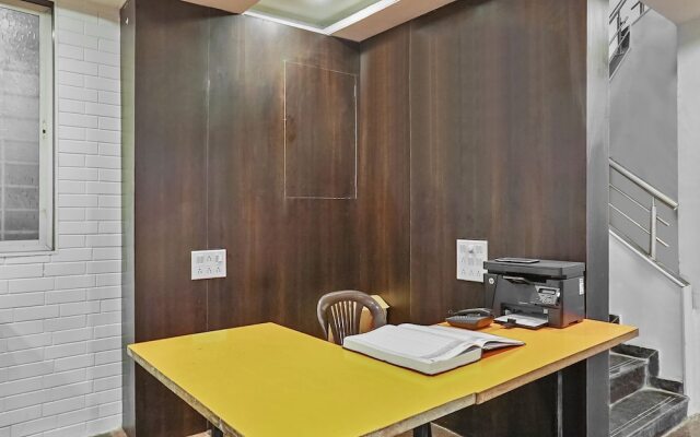 OYO 19530 SilverKey Vishrantwadi