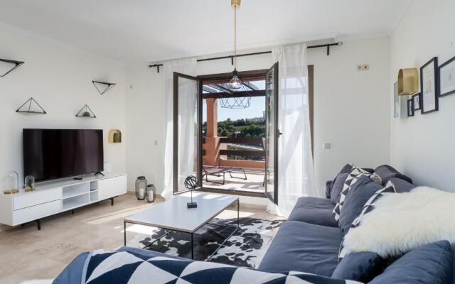 2297 Superb 2 bedrooms with seaview