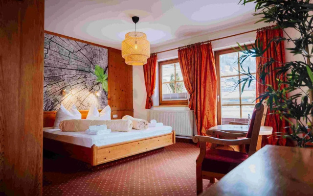Hotel in the HEART