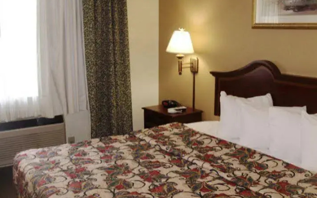 Comfort Inn & Suites Nashville Near Tanger Outlets I-24 Antioch