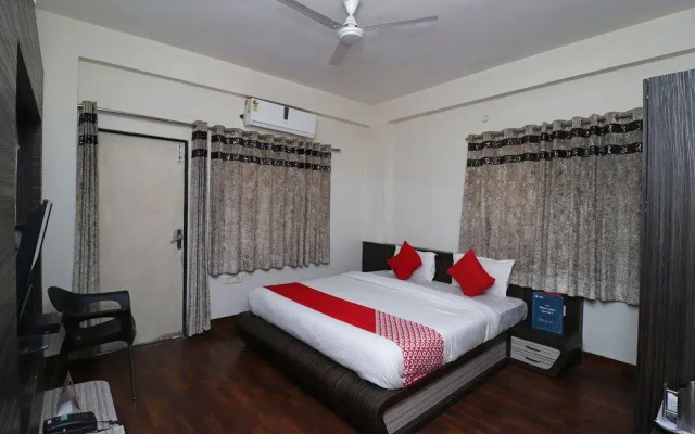 Oyo 6448 Hotel Smriti Grand
