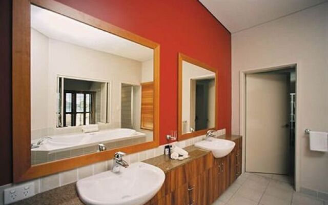 Portside Whitsunday Luxury Holiday Apartments