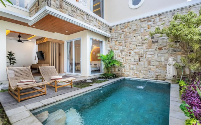 Private Pool Villa Arsy by Orivista